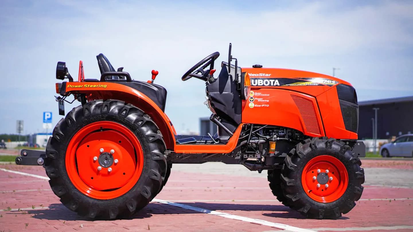 Трактор Kubota | Кубота B2741S 9+3 (Kubota India) STD agri 7.00-12 / 8.3-20 (с ПСМ)