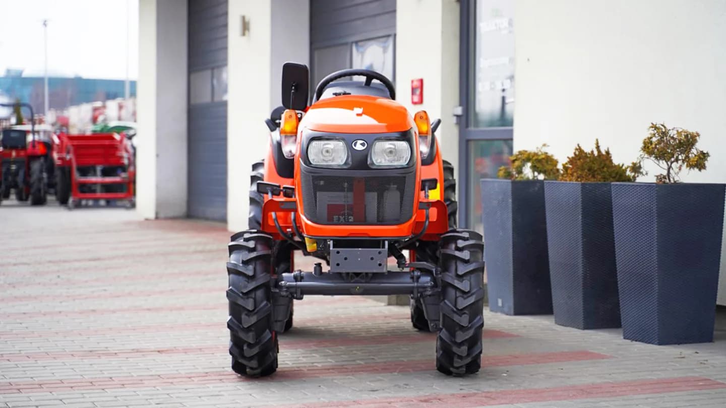Трактор Kubota | Кубота B2741S 9+3 (Kubota India) STD agri 7.00-12 / 8.3-20 (с ПСМ) — фото 10