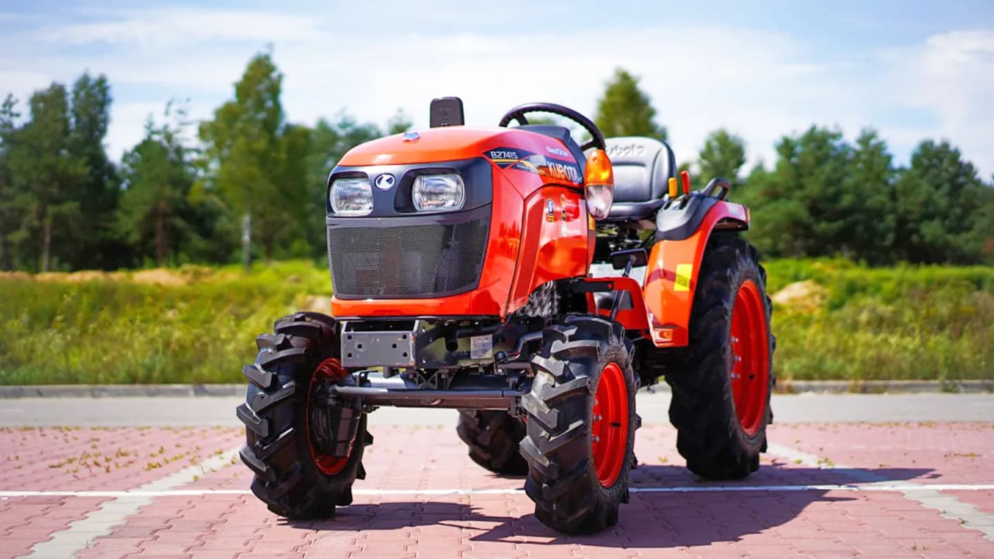 Трактор Kubota | Кубота B2741S 9+3 (Kubota India) STD agri 7.00-12 / 8.3-20 (с ПСМ)