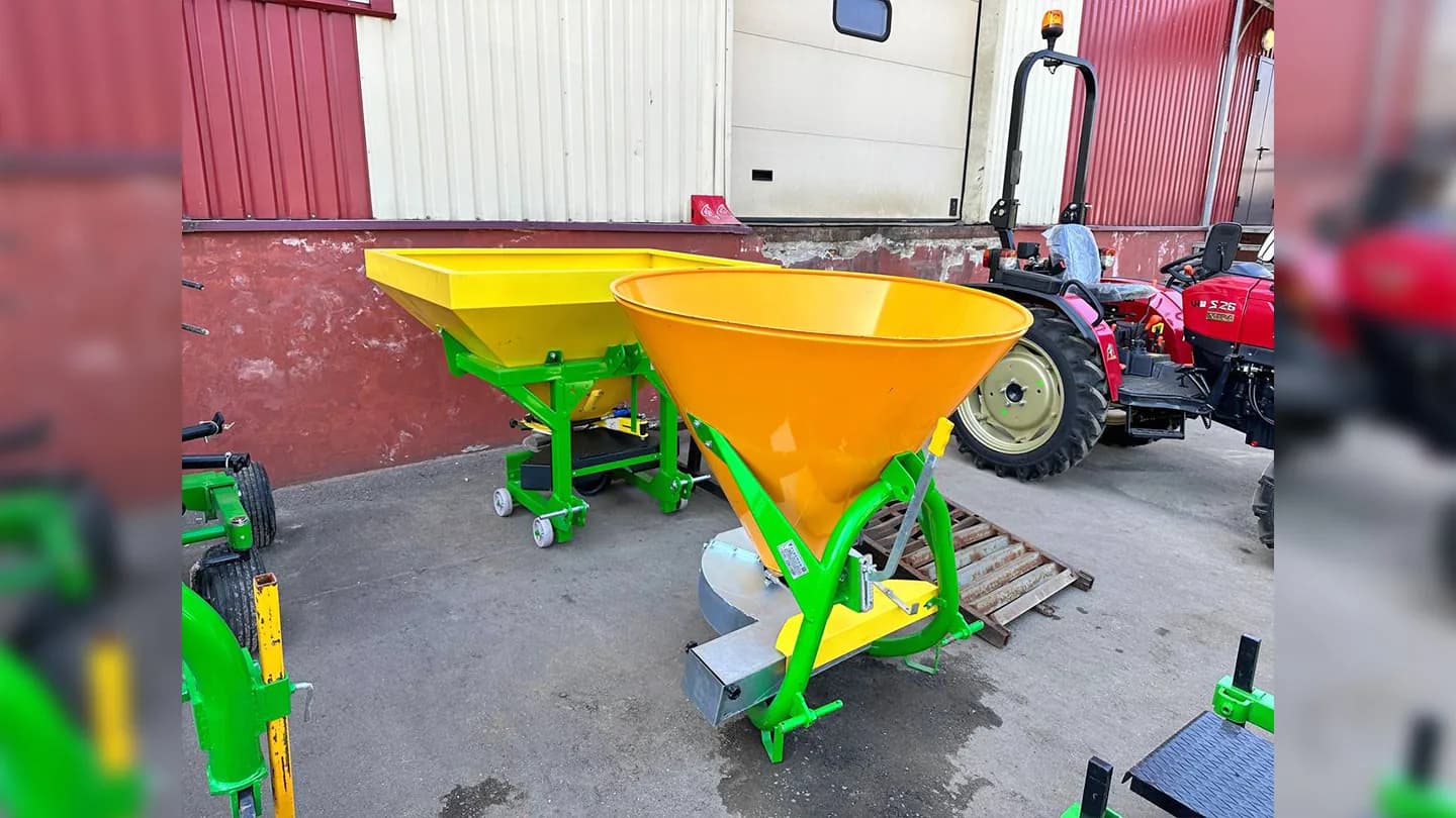 Разбрасыватель навесной, садовый Flagman | Флагман R350S (350 л)