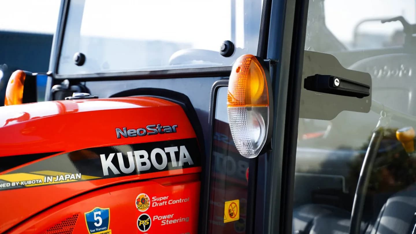 Трактор Kubota | Кубота A211N-OPC 9+3 (Kubota India) STD agri 7.00-12 / 8.3-20 (с ПСМ) — фото 11