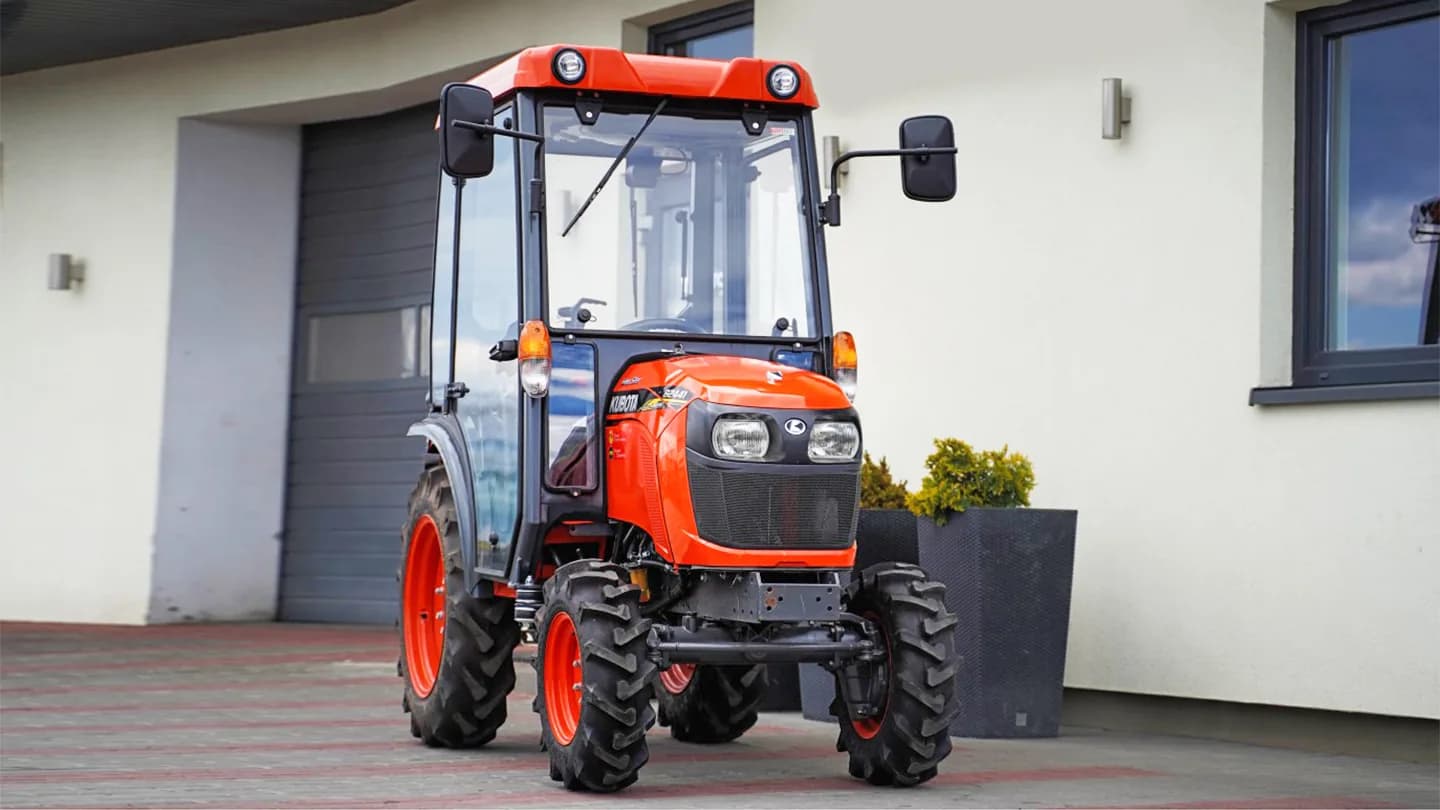 Трактор Kubota | Кубота B2441С 9+3 (Kubota India) STD agri 7.00-12 / 8.3-20 (с ПСМ) — фото 9