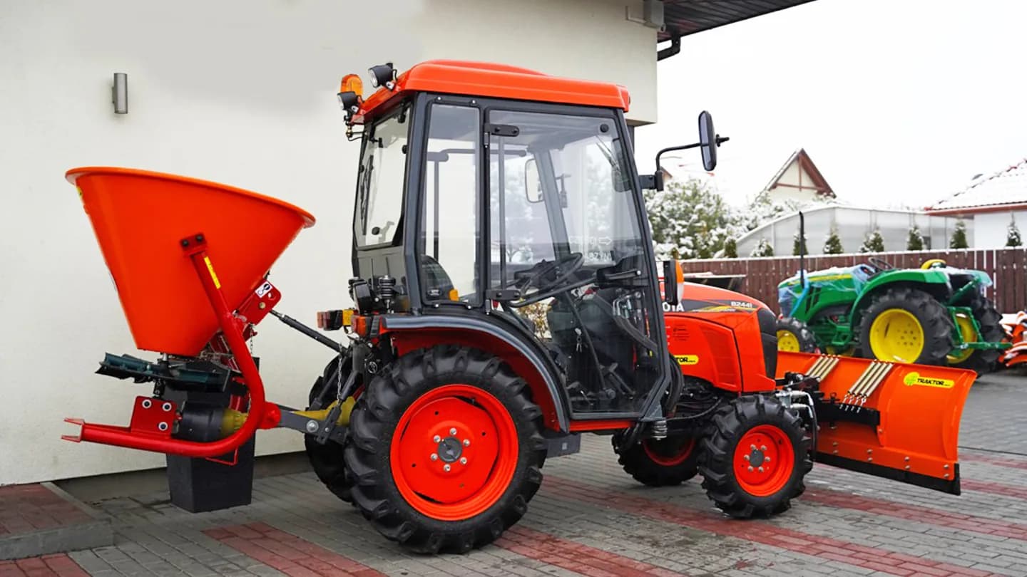 Трактор Kubota | Кубота B2441С 9+3 (Kubota India) STD agri 7.00-12 / 8.3-20 (с ПСМ) — фото 14