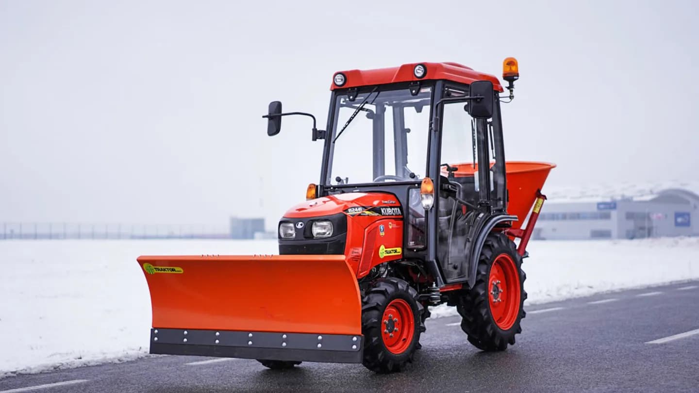Трактор Kubota | Кубота B2441С 9+3 (Kubota India) STD agri 7.00-12 / 8.3-20 (с ПСМ) — фото 12