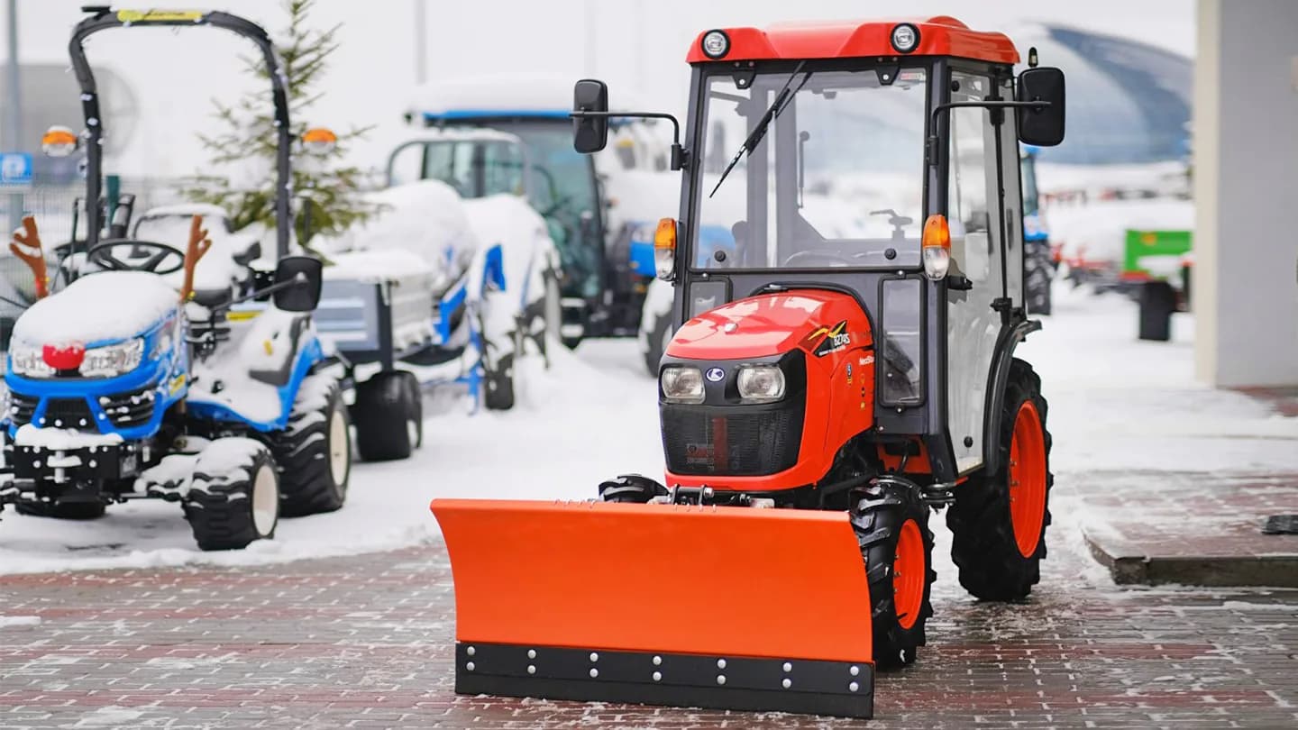 Трактор Kubota | Кубота B2741SС 9+3 (Kubota India) STD agri 7.00-12 / 8.3-20 (с ПСМ) — фото 8