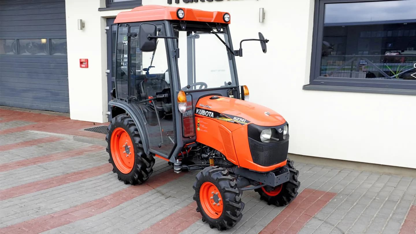 Трактор Kubota | Кубота B2741SС 9+3 (Kubota India) STD agri 7.00-12 / 8.3-20 (с ПСМ)