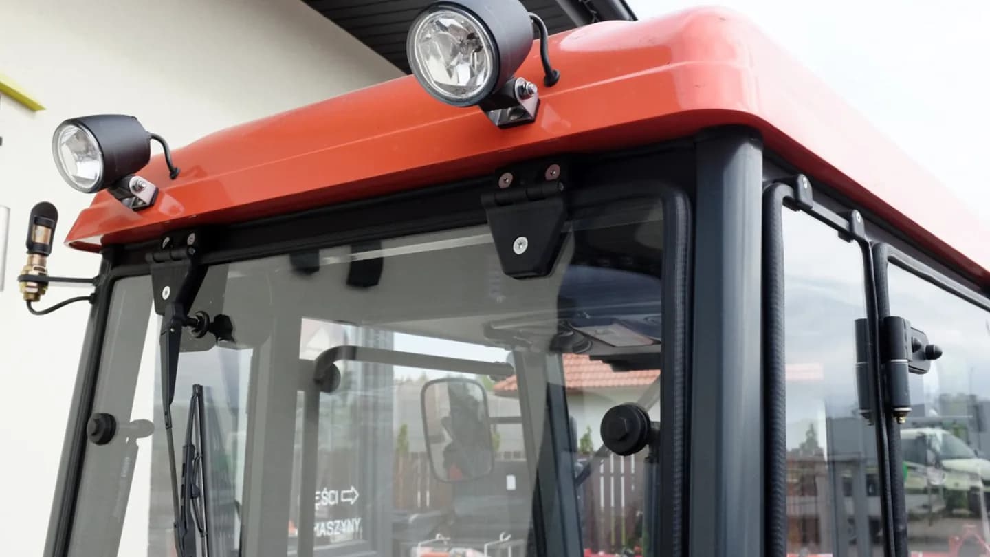 Трактор Kubota | Кубота B2741SС 9+3 (Kubota India) STD agri 7.00-12 / 8.3-20 (с ПСМ) — фото 14
