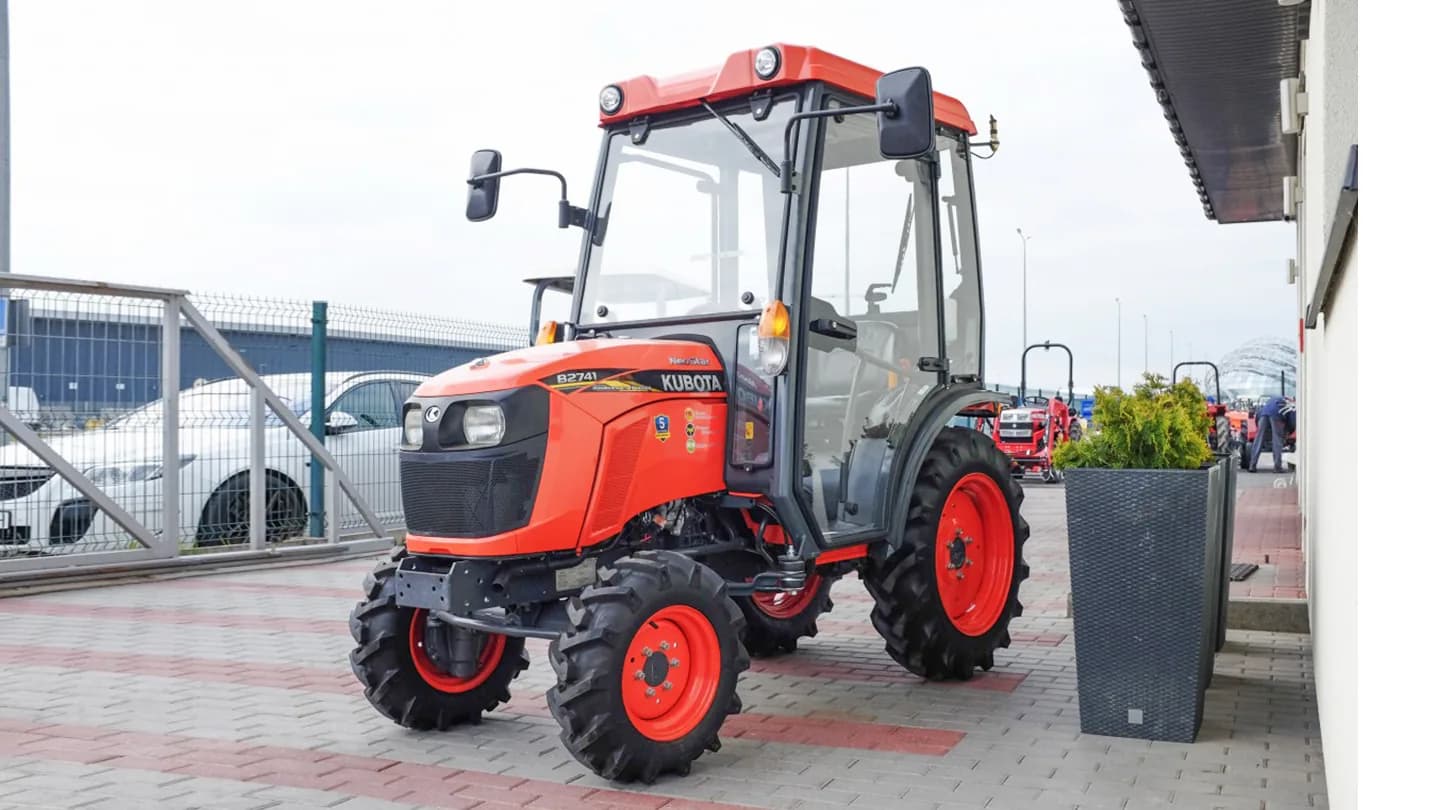 Трактор Kubota | Кубота B2741SС 9+3 (Kubota India) STD agri 7.00-12 / 8.3-20 (с ПСМ)