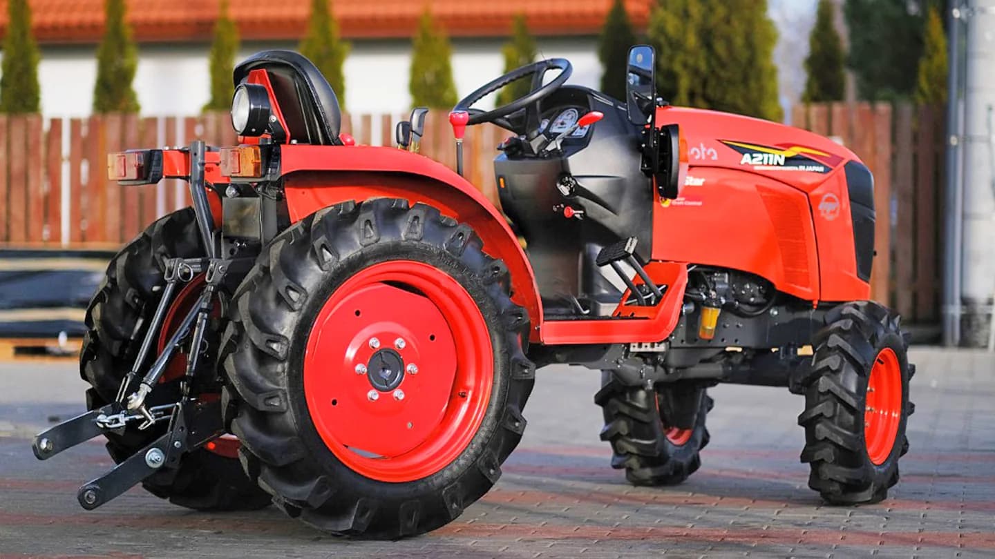Трактор Kubota | Кубота A211N-OP 9+3 (Kubota India) STD agri 7.00-12 / 8.3-20 (с ПСМ) — фото 10